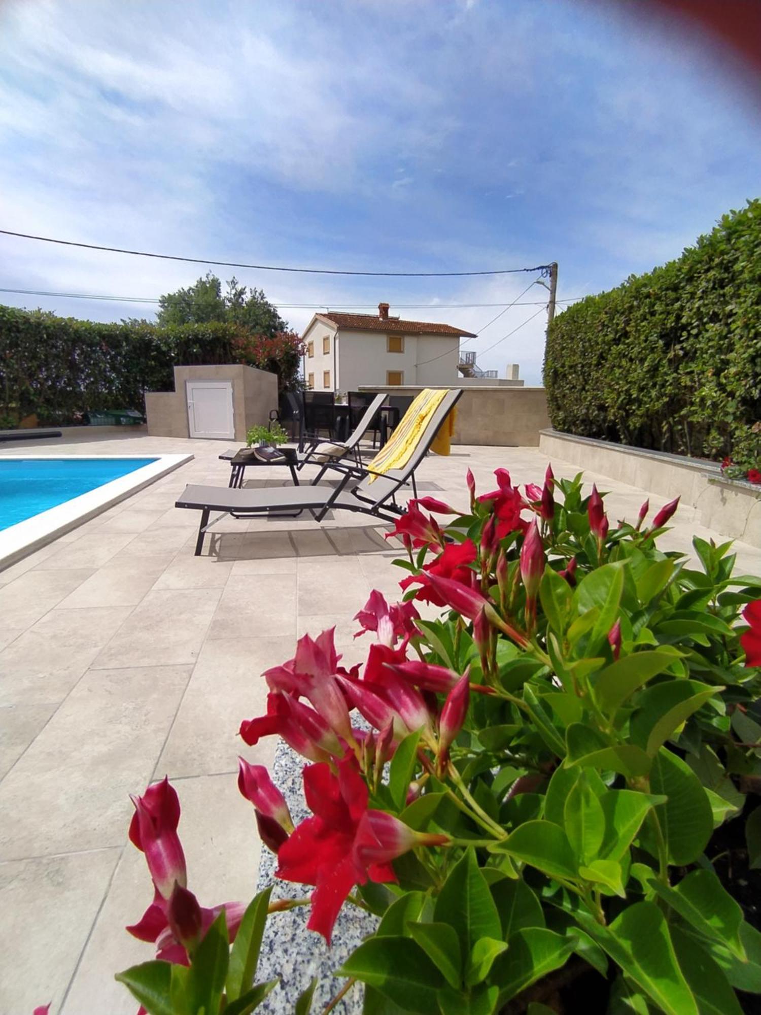 Villa Krasa Sea View Apartmants With Pool Liznjan Exterior photo