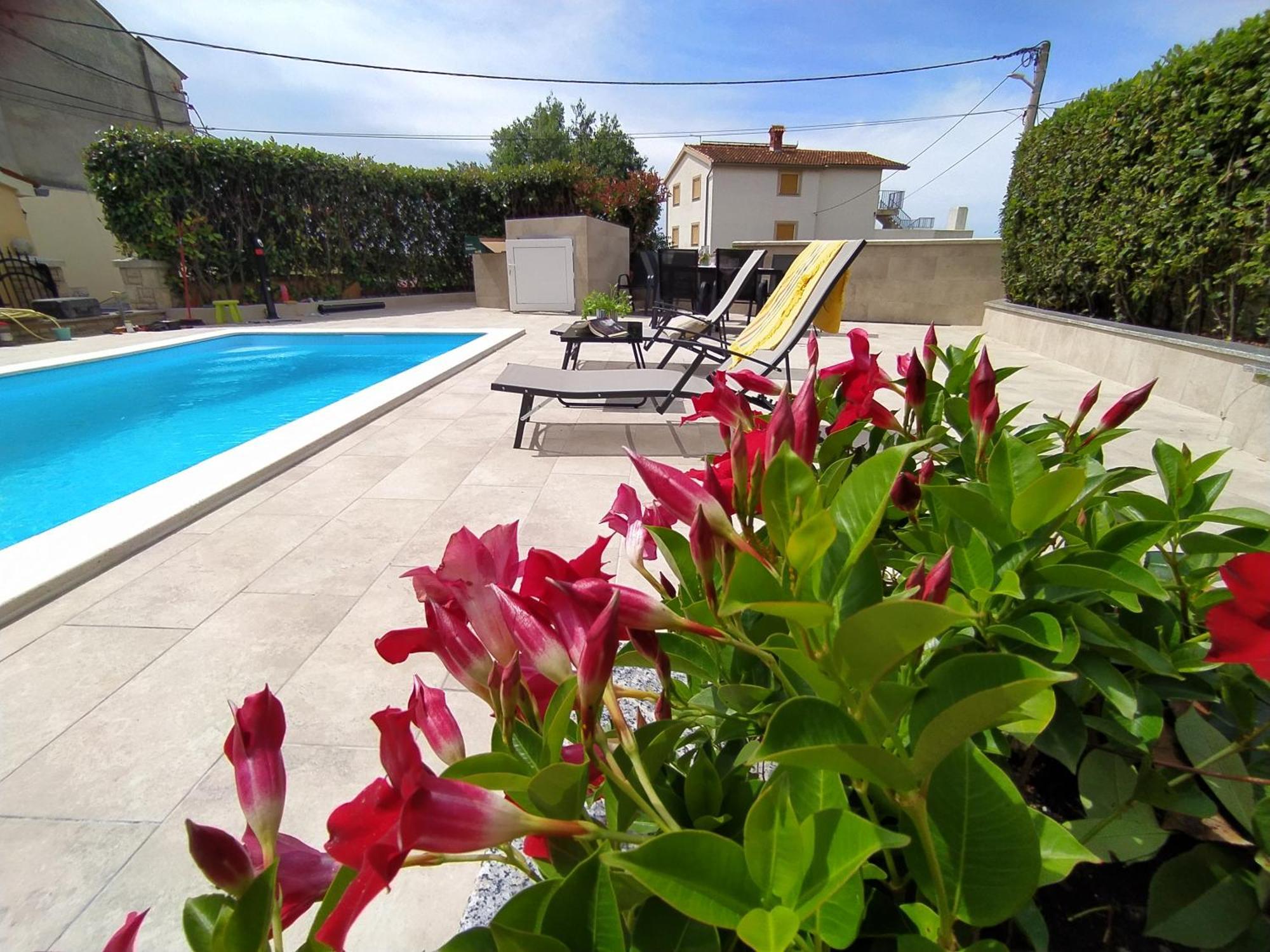Villa Krasa Sea View Apartmants With Pool Liznjan Exterior photo