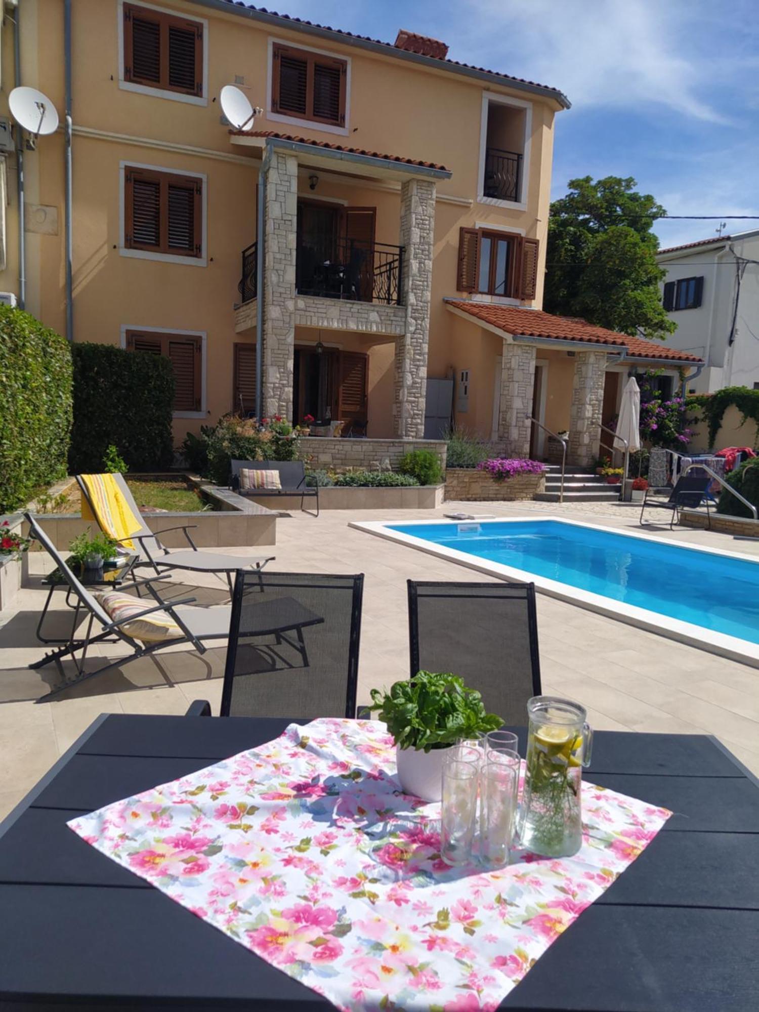 Villa Krasa Sea View Apartmants With Pool Liznjan Exterior photo